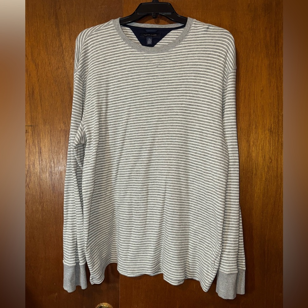 🌹 Tommy Hilfiger Gray and White Striped Long Sleeve Shirt